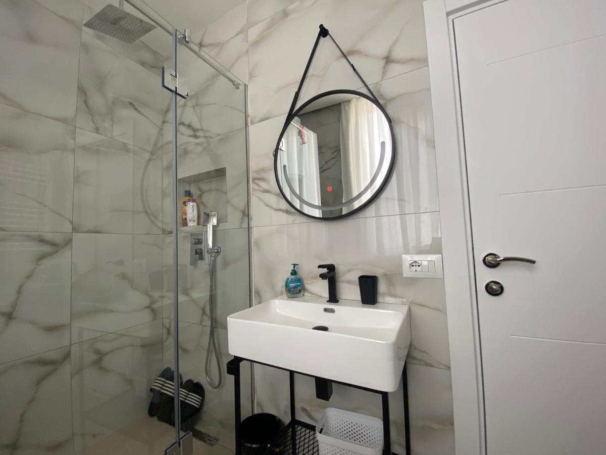 Newly Renovated Apartment Тирана Екстериор снимка